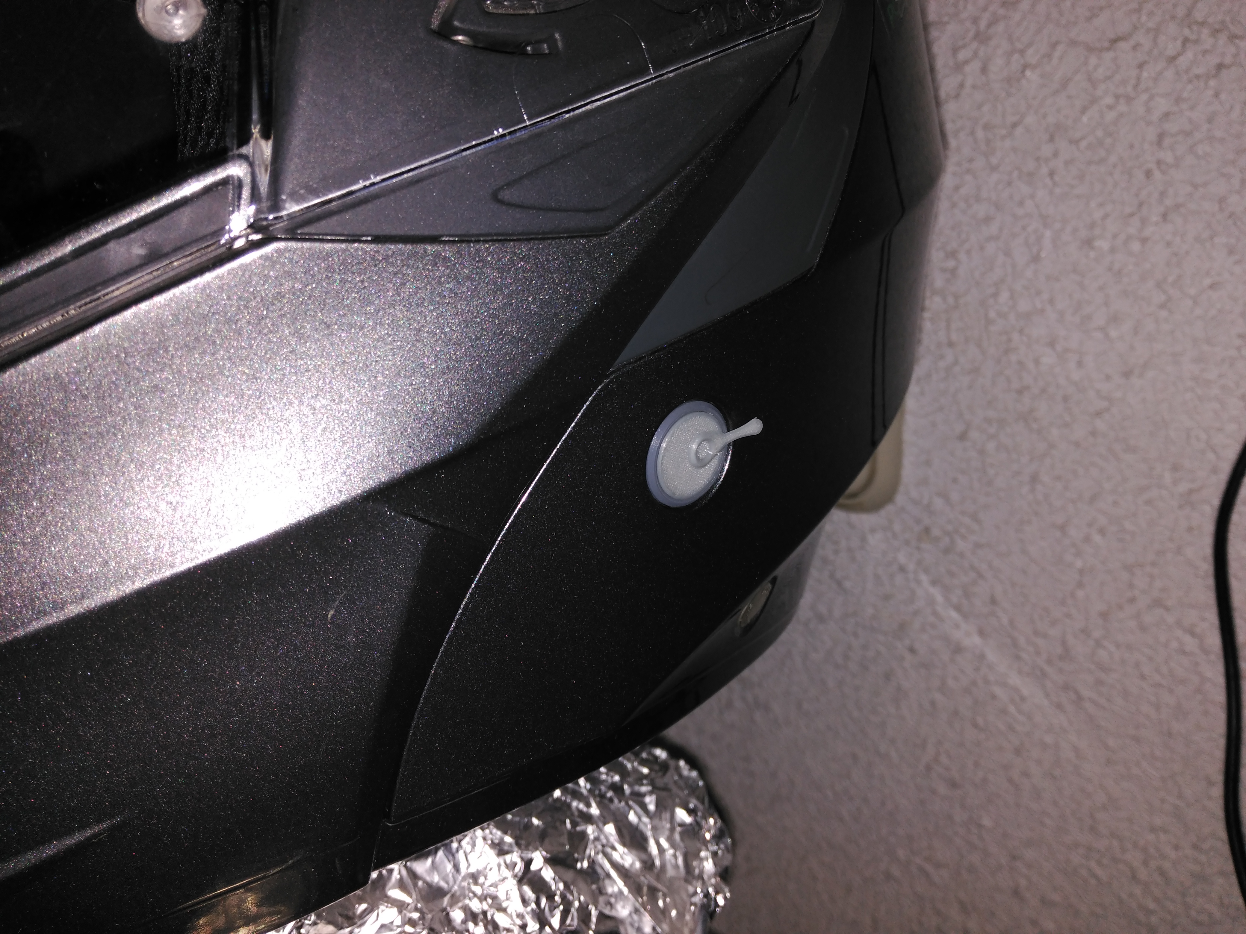 Toma micro-USB en el tapón de interface bluetooth del casco. Img_20190129_173838